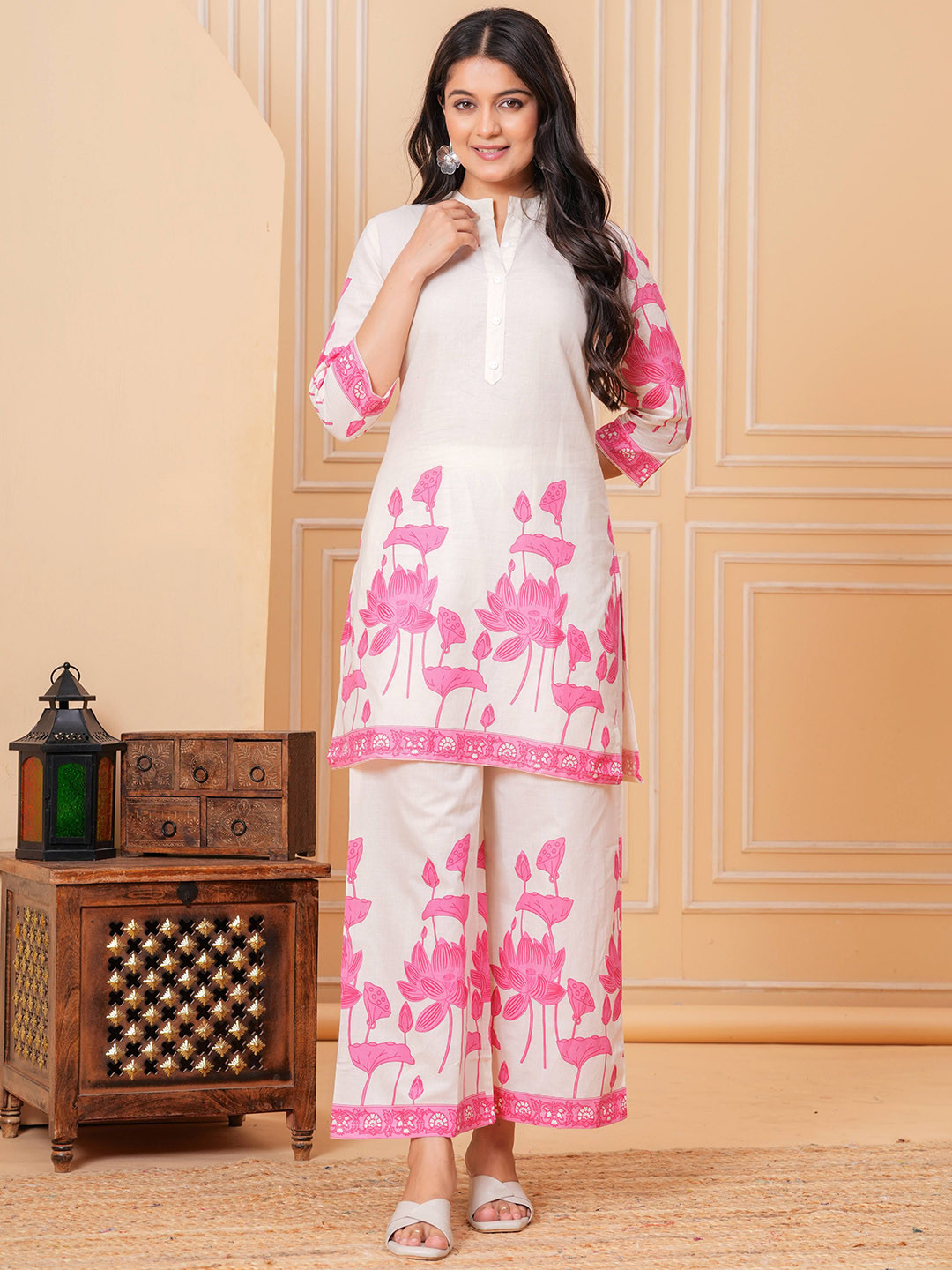 Bunkari Women Floral Printed Regular Kurta with Harem Pants Kurta Sets