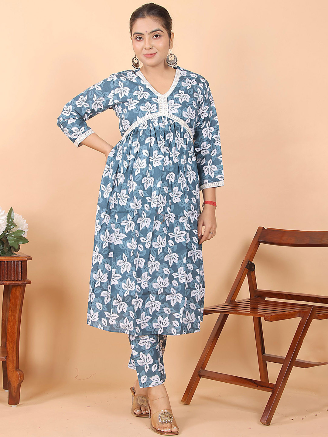 Parth F Women Floral Printed Empire Sequinned Pure Cotton Kurta with Trousers Kurta Sets