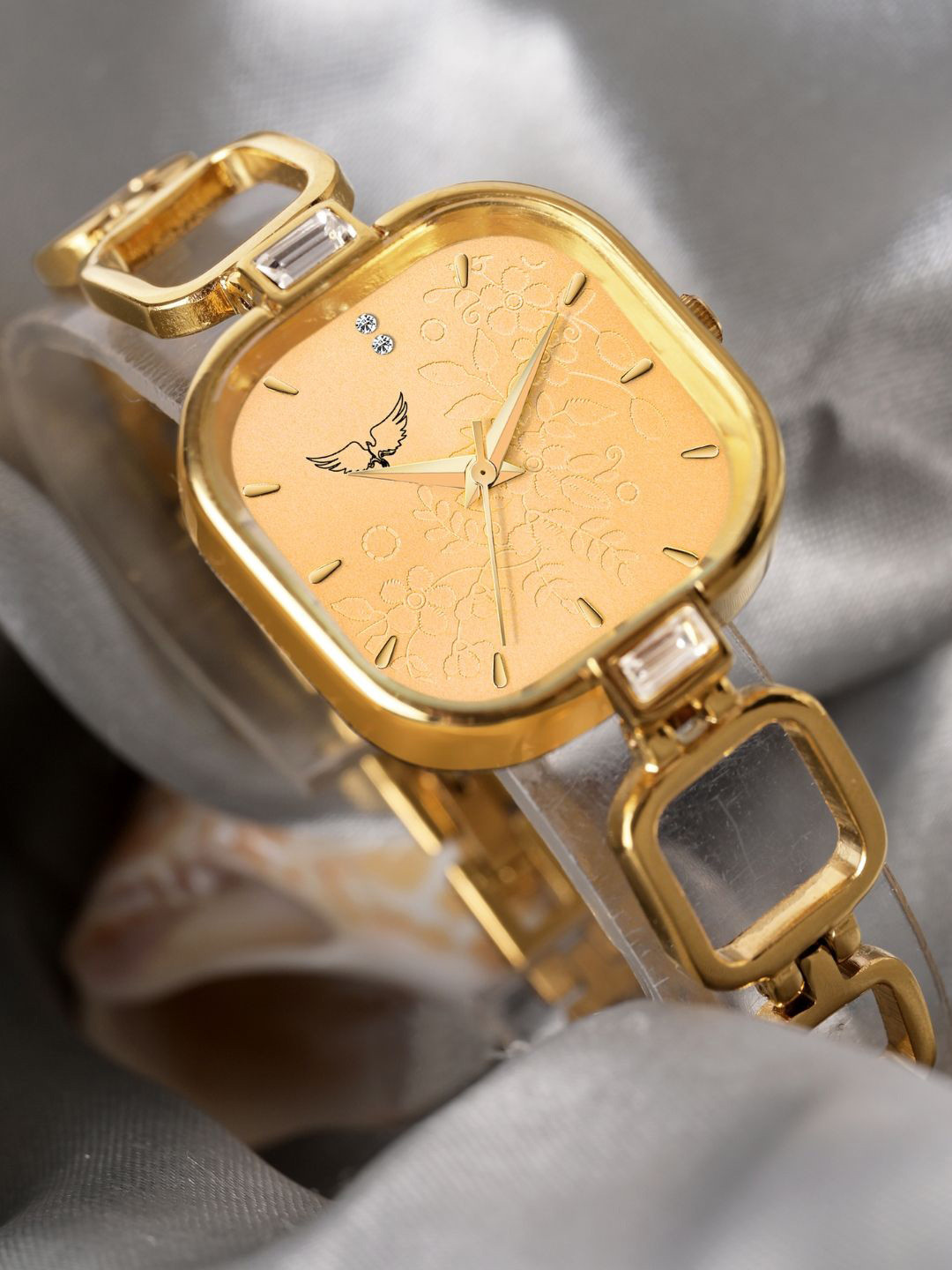 WHITE BIRD Women Brass Dial & Bracelet Style Straps Analogue Watch H-5090 Gold