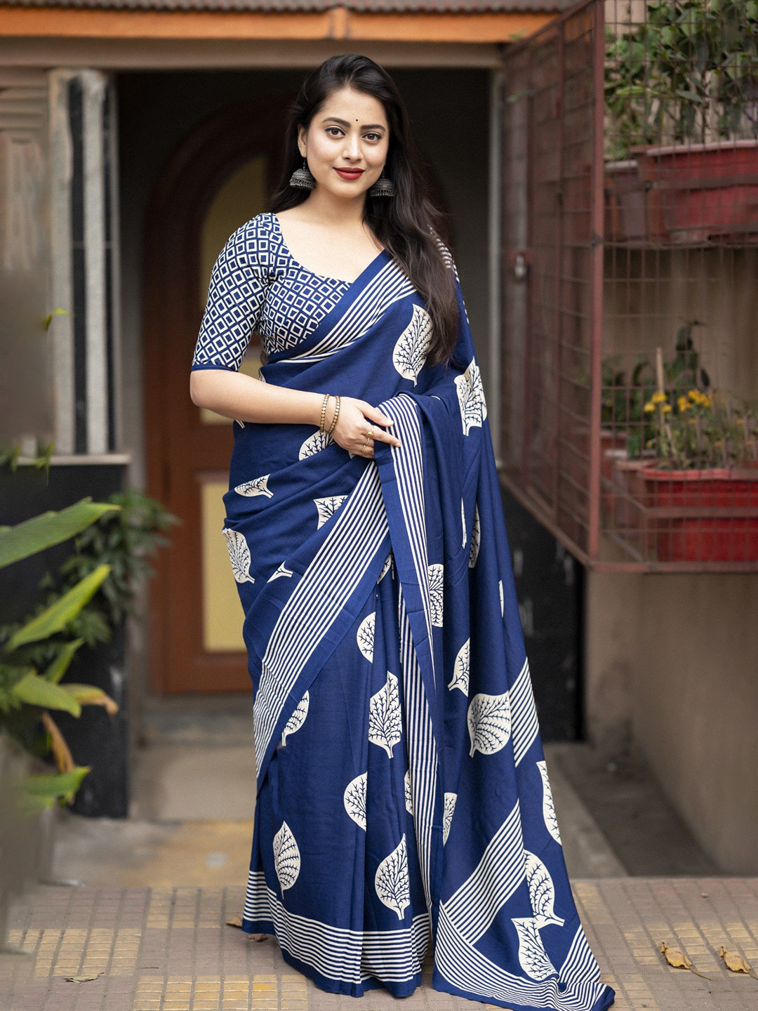 KALINI Ethnic Motifs Soft Print Saree with Unstitched Blouse Piece