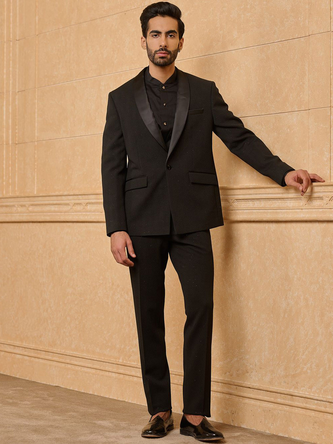 Tasva Embroidered Single-Breasted Three-Piece Party Suit