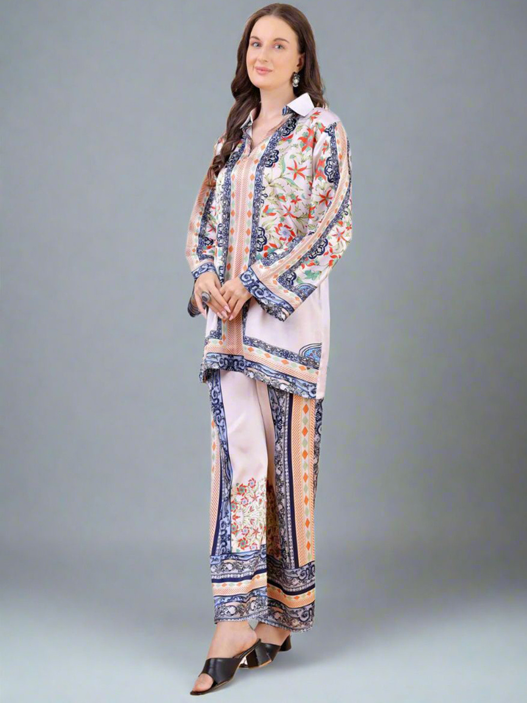SWI Stylish Floral Printed Spread Collar Tunic And Trousers