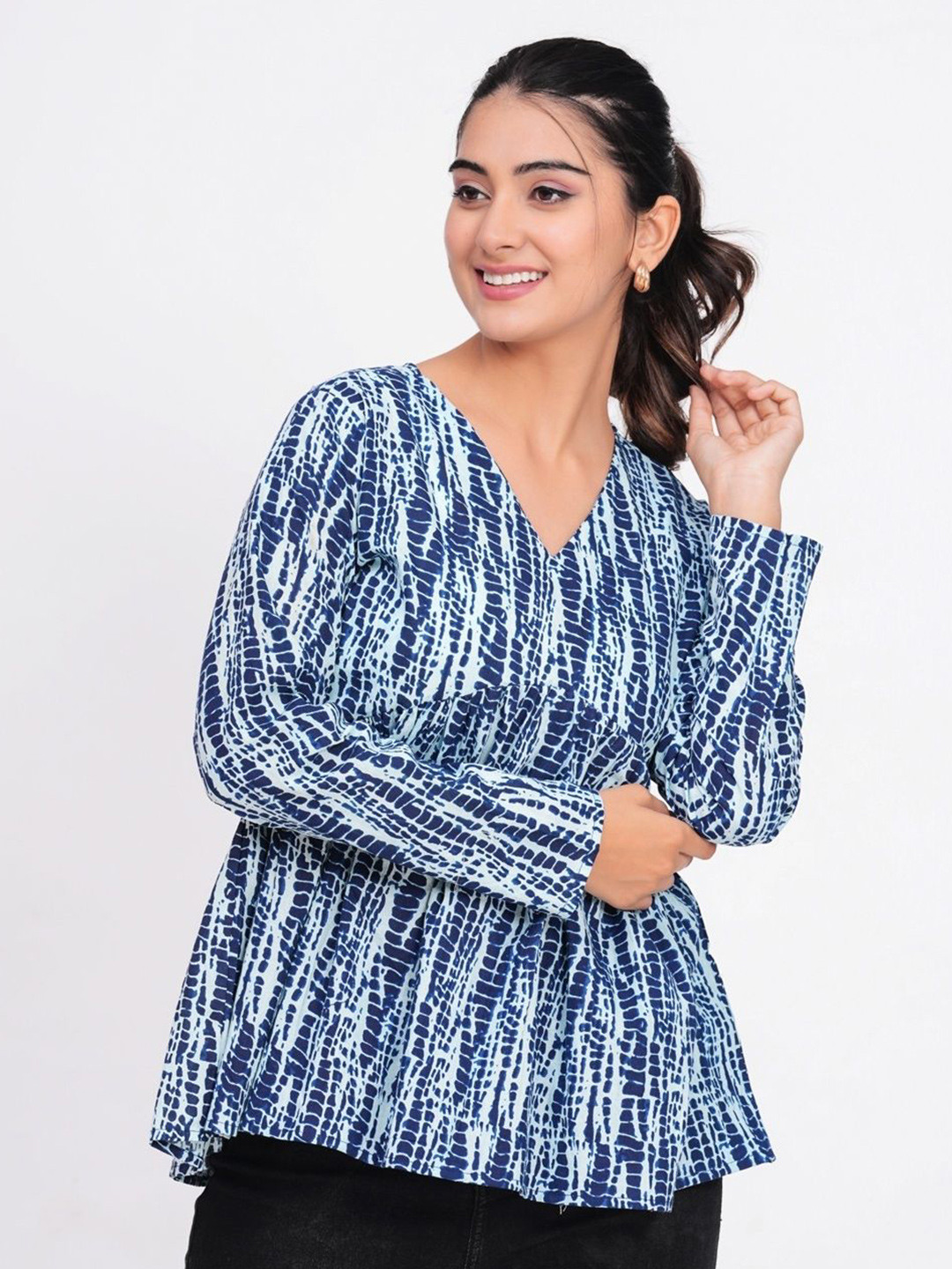 SHOOLIN Women Printed Comfortable & Elegant Empire Top