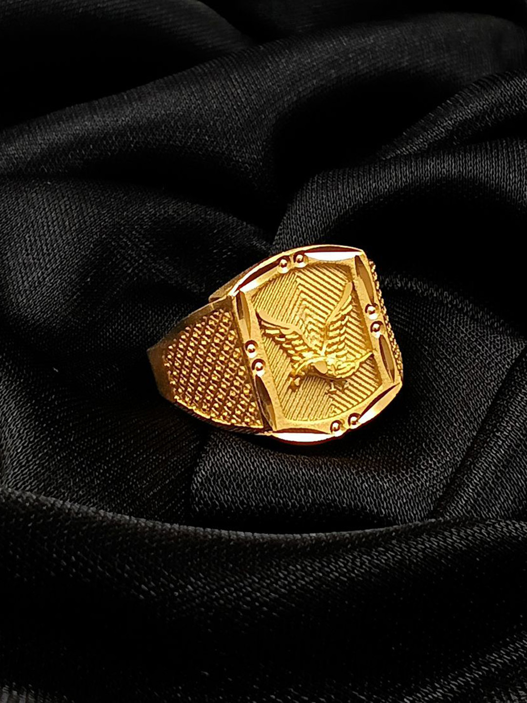 Saizen Men Gold-Plated Eagle Emblem Finger Ring
