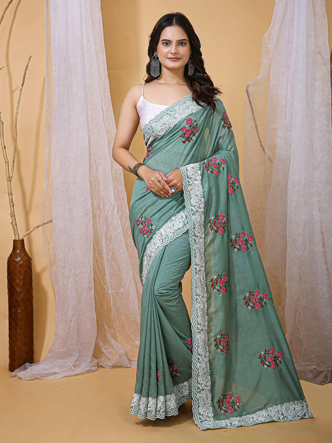 KALINI Floral Embroidered Scallop Border Saree