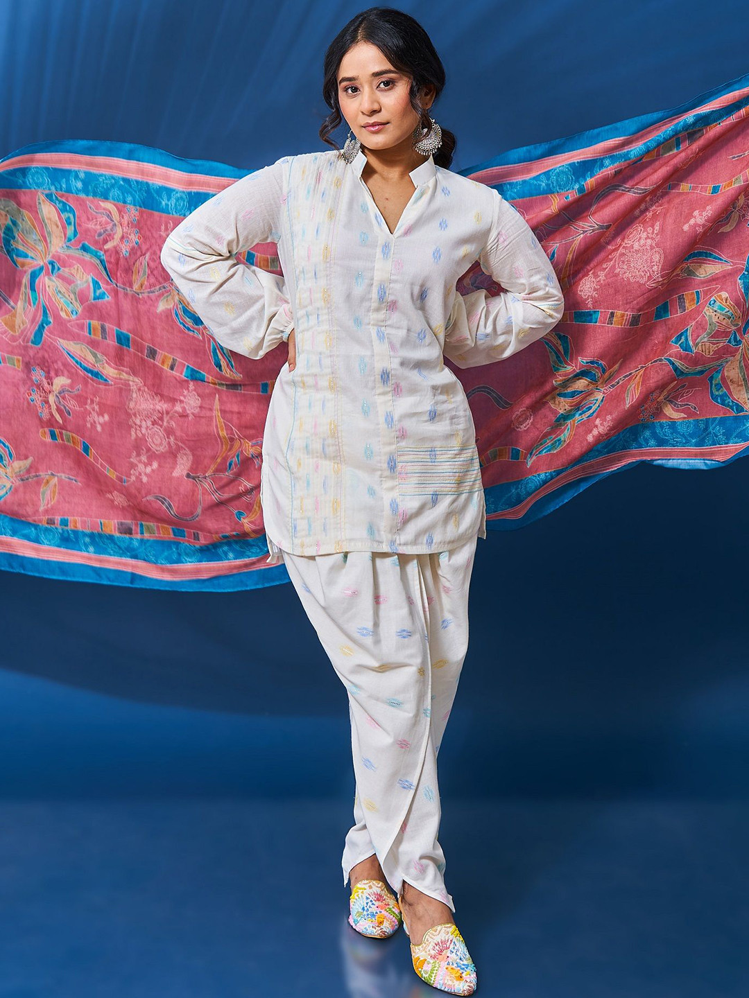 Tanoti Abstract Printed Mandarin Collar Pure Cotton Kurta With Dhoti Pants & Dupatta