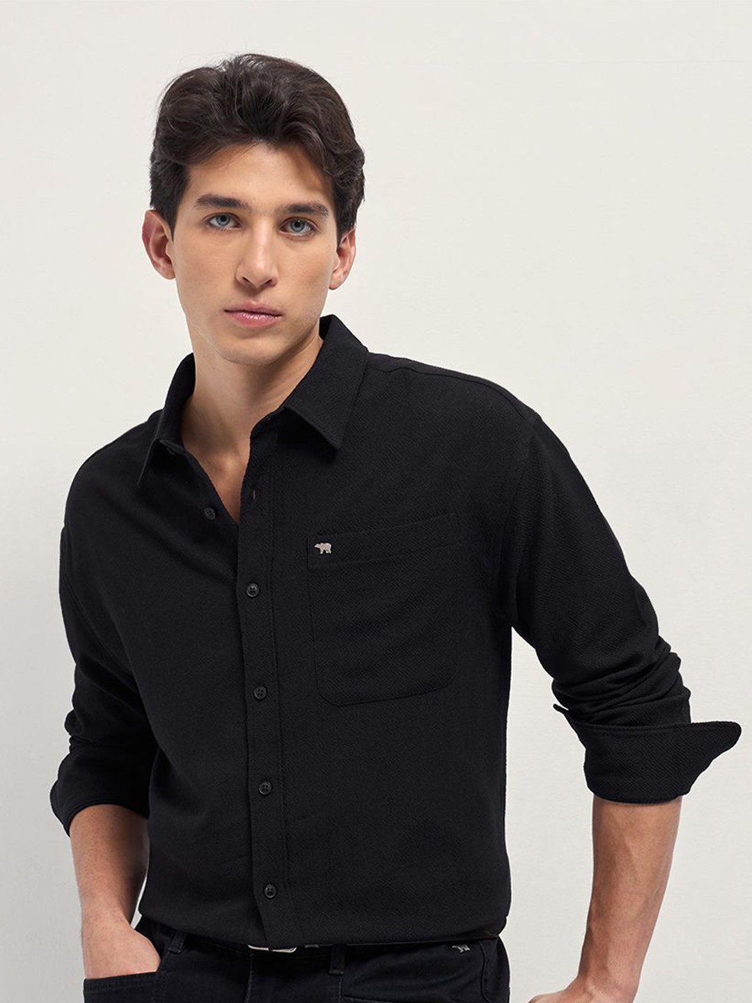 THE BEAR HOUSE Men Relaxed Fit Textured Spread Collar Casual Shirt
