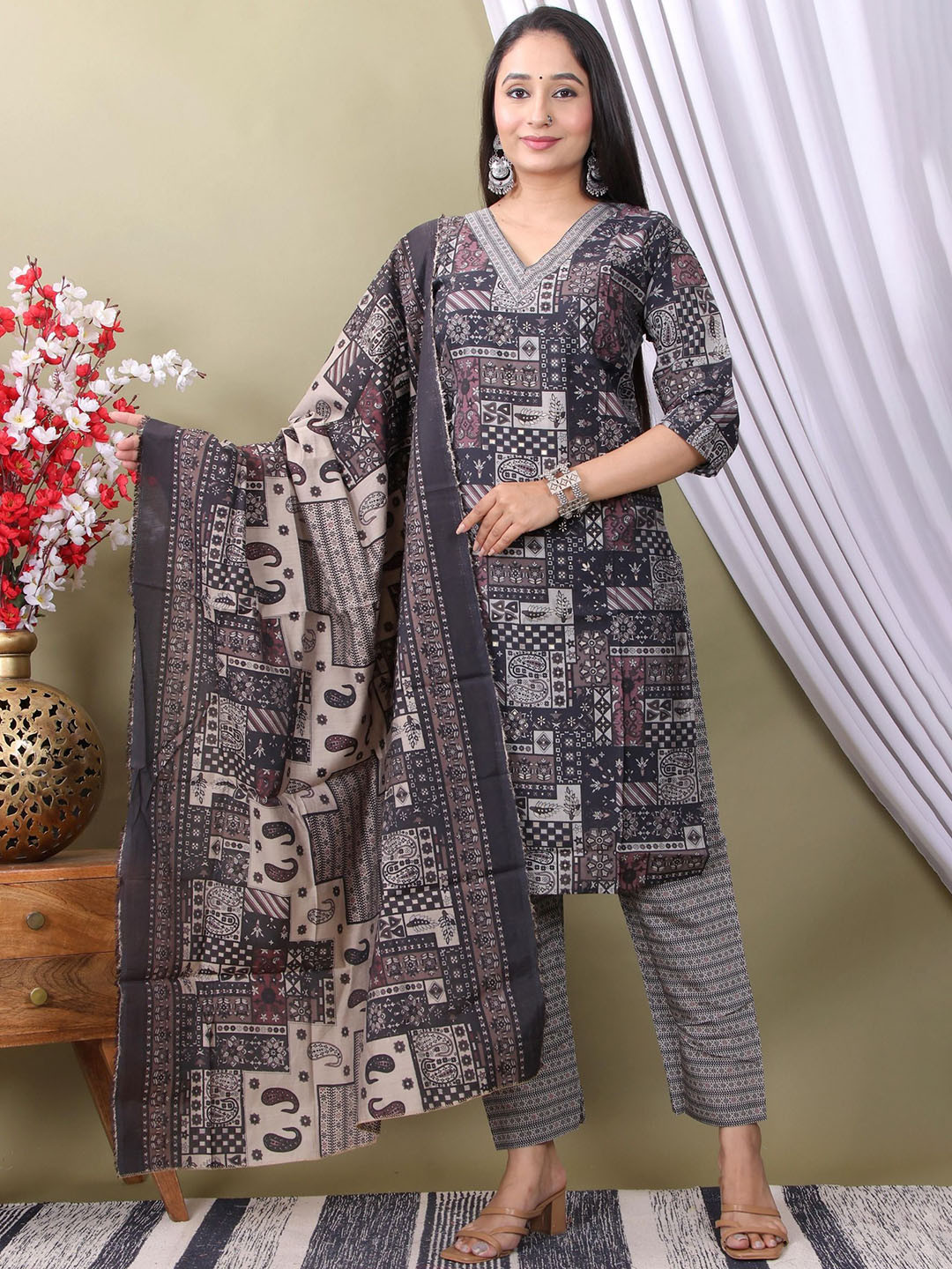 Parth style Fashion Ethnic Motifs Printed V-Neck Straight Kurta With Trousers And Dupatta