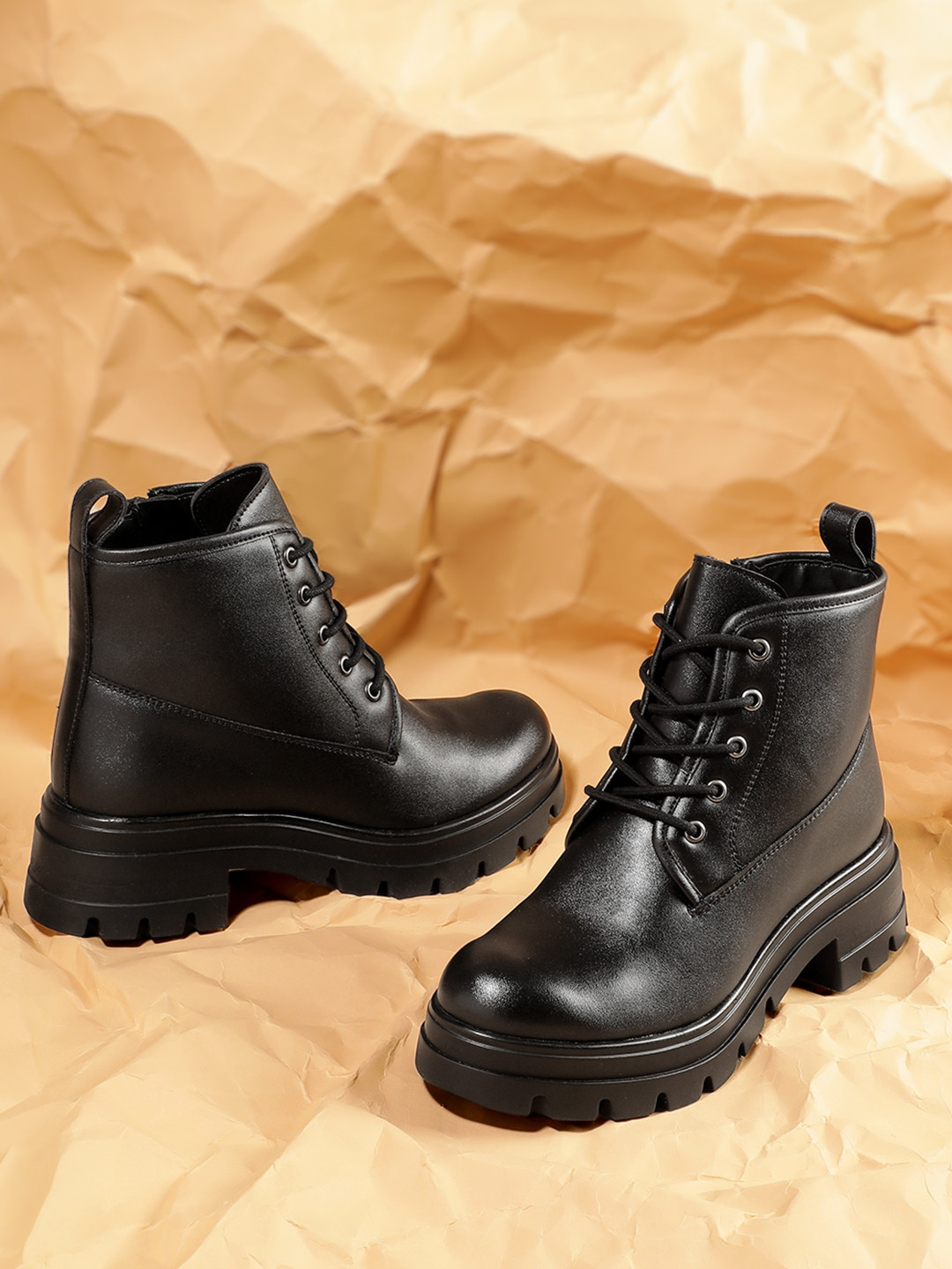 Roadster Women High-Top Chunky Boots