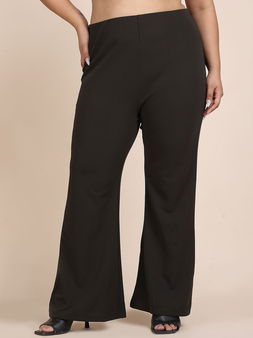 CURVE BY KASSUALLY Women Relaxed Flared Mid-Rise Flat-Front Bootcut Trousers