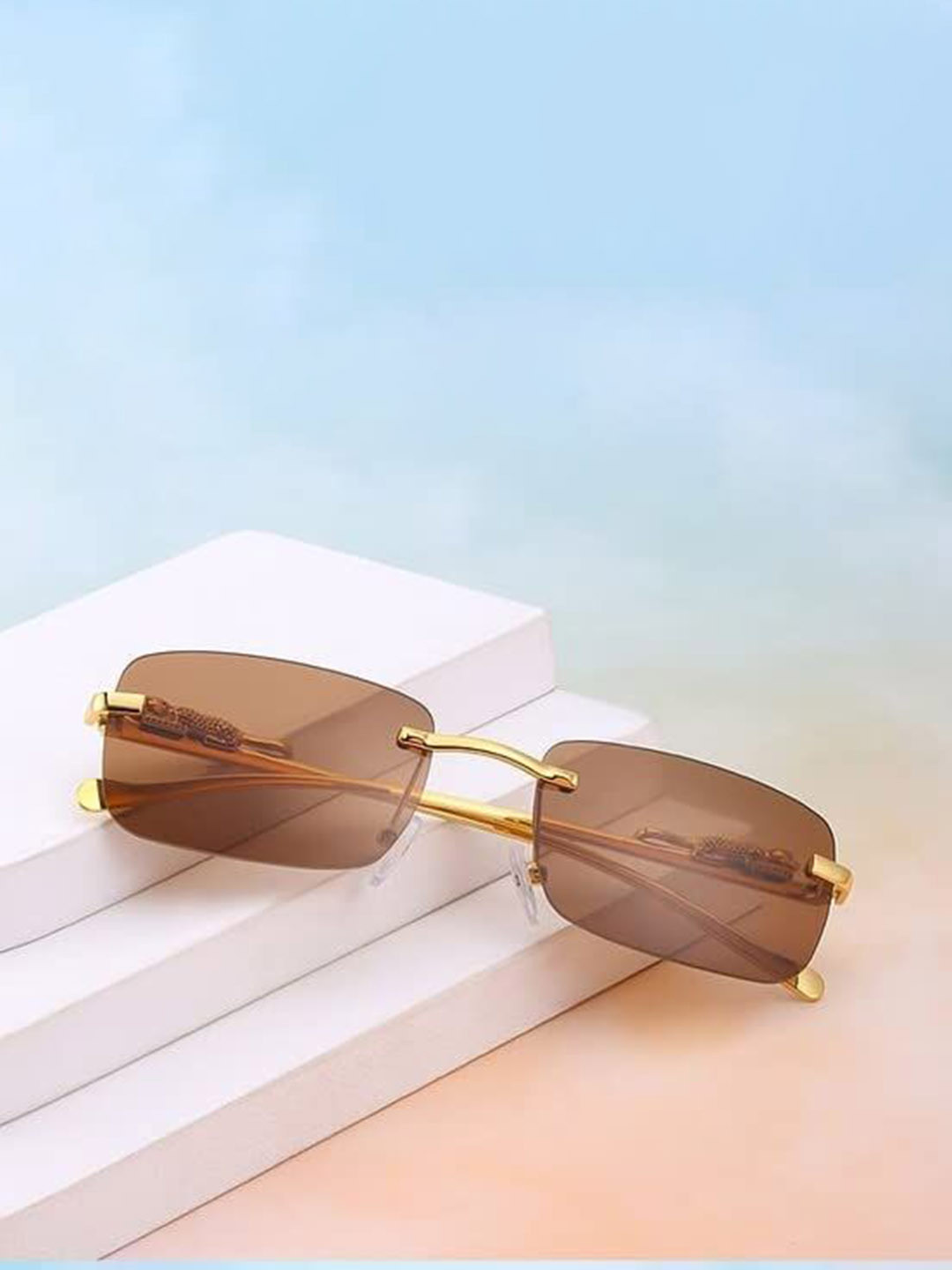 LEGEND EYEWEAR Unisex Gold-Toned Square Sunglasses With UV Protected Lens SGLGPF7YQSFYNJZN