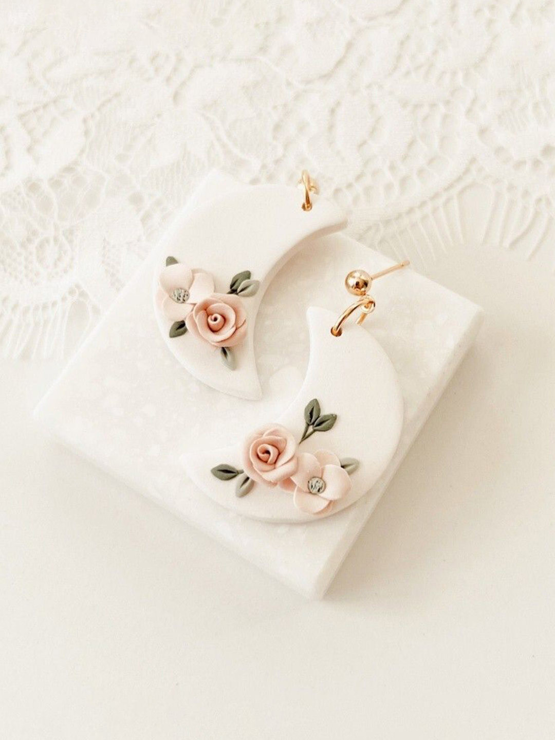 VMA PLAY FASHION Crescent Shaped Drop Earrings