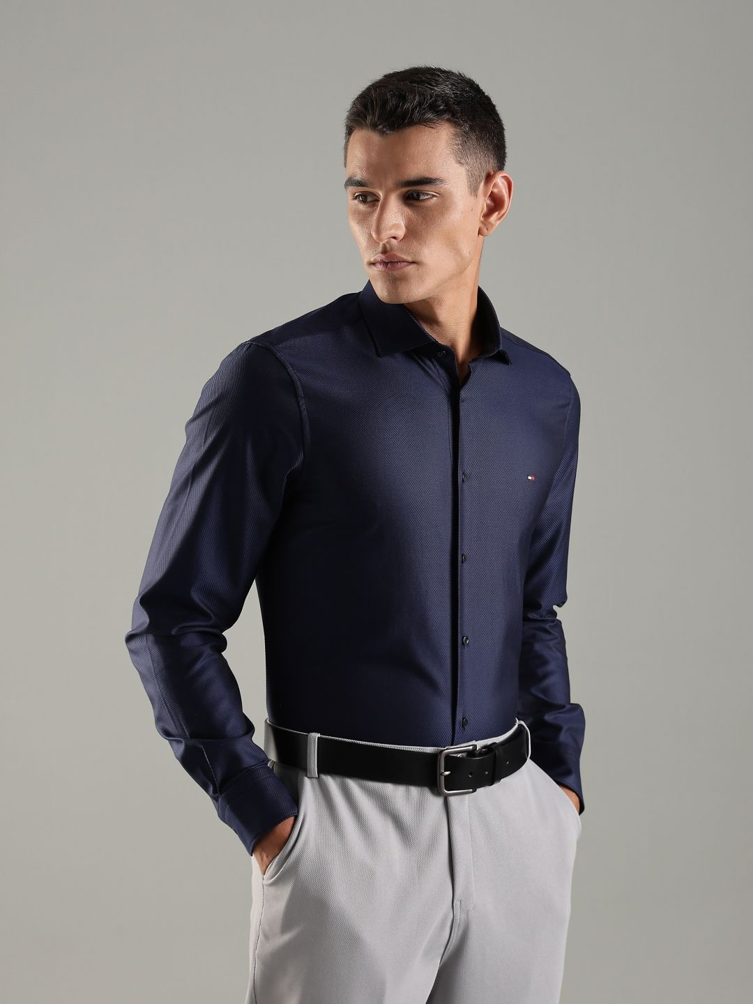 Tommy Hilfiger Men Slim Fit Solid Spread Collar Pure Cotton Formal Shirt