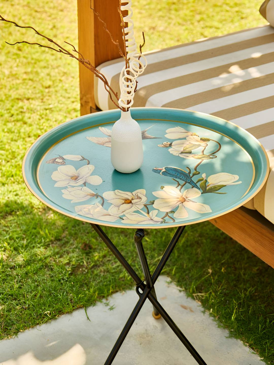 Amaara Home Magnolia Unisex 2025 Metal 1 Pieces Hand-Painted Serving Tray