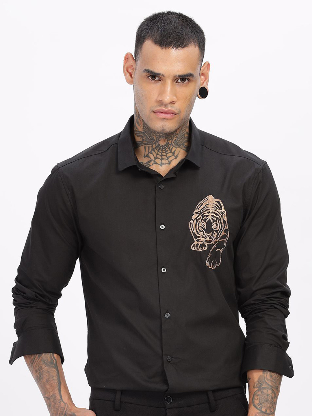 THREE DAYS Comfort Tiger Embroidered Spread Collar Cotton Shirt