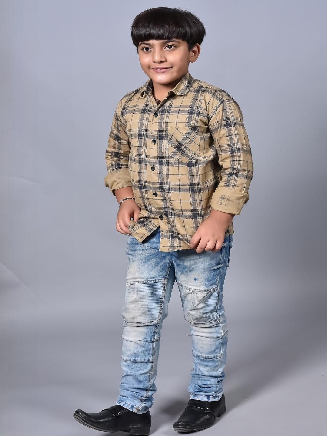 Tanip Solid Regular Fit Shirt