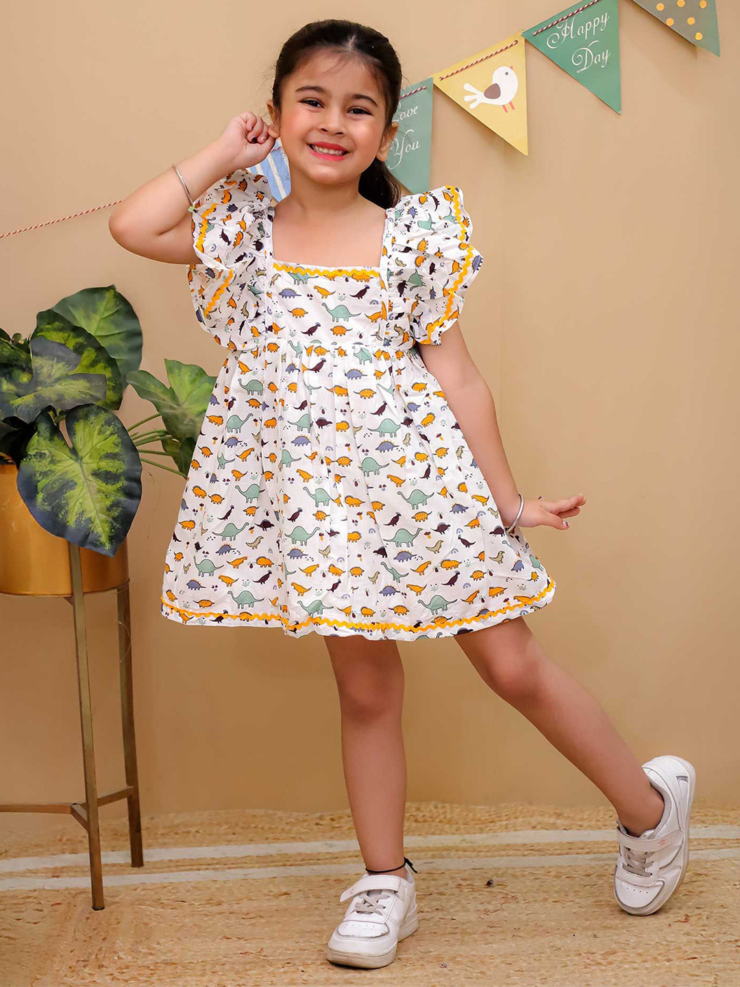 LITTLE GINNIE Girls Floral Printed Square Neck Flutter Sleeve Chiffon Fit and Flare Dress