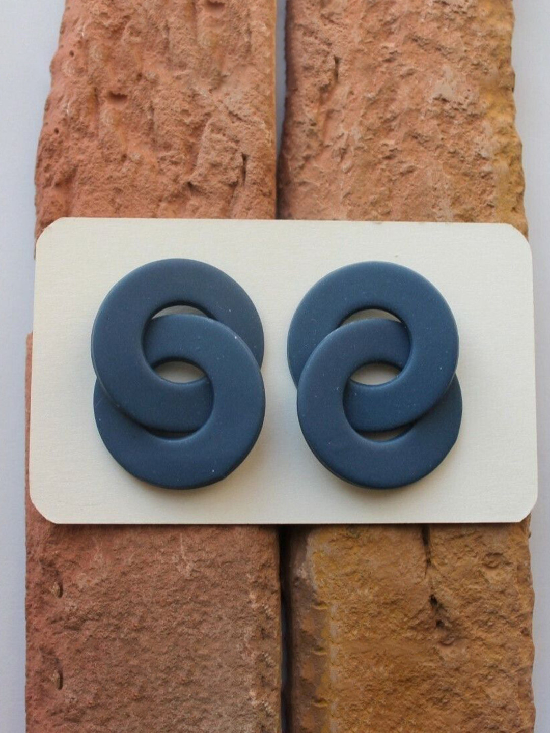 VMA PLAY FASHION Contemporary Drop Earrings