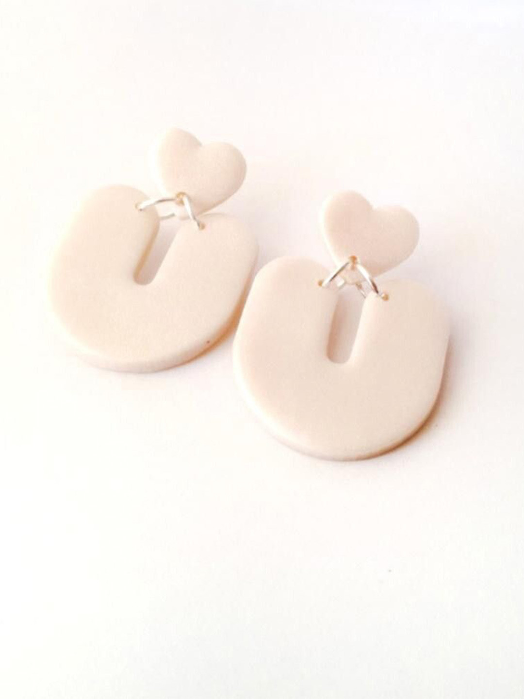 VMA PLAY FASHION Heart Shaped Drop Earrings