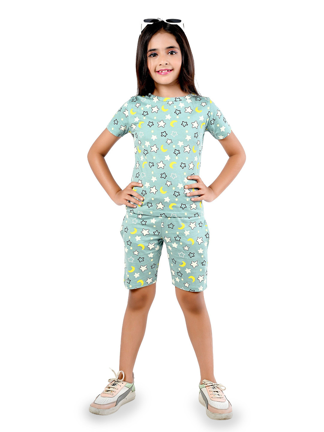 Arshia Fashions Girls Printed T-shirt with Shorts Clothing Set