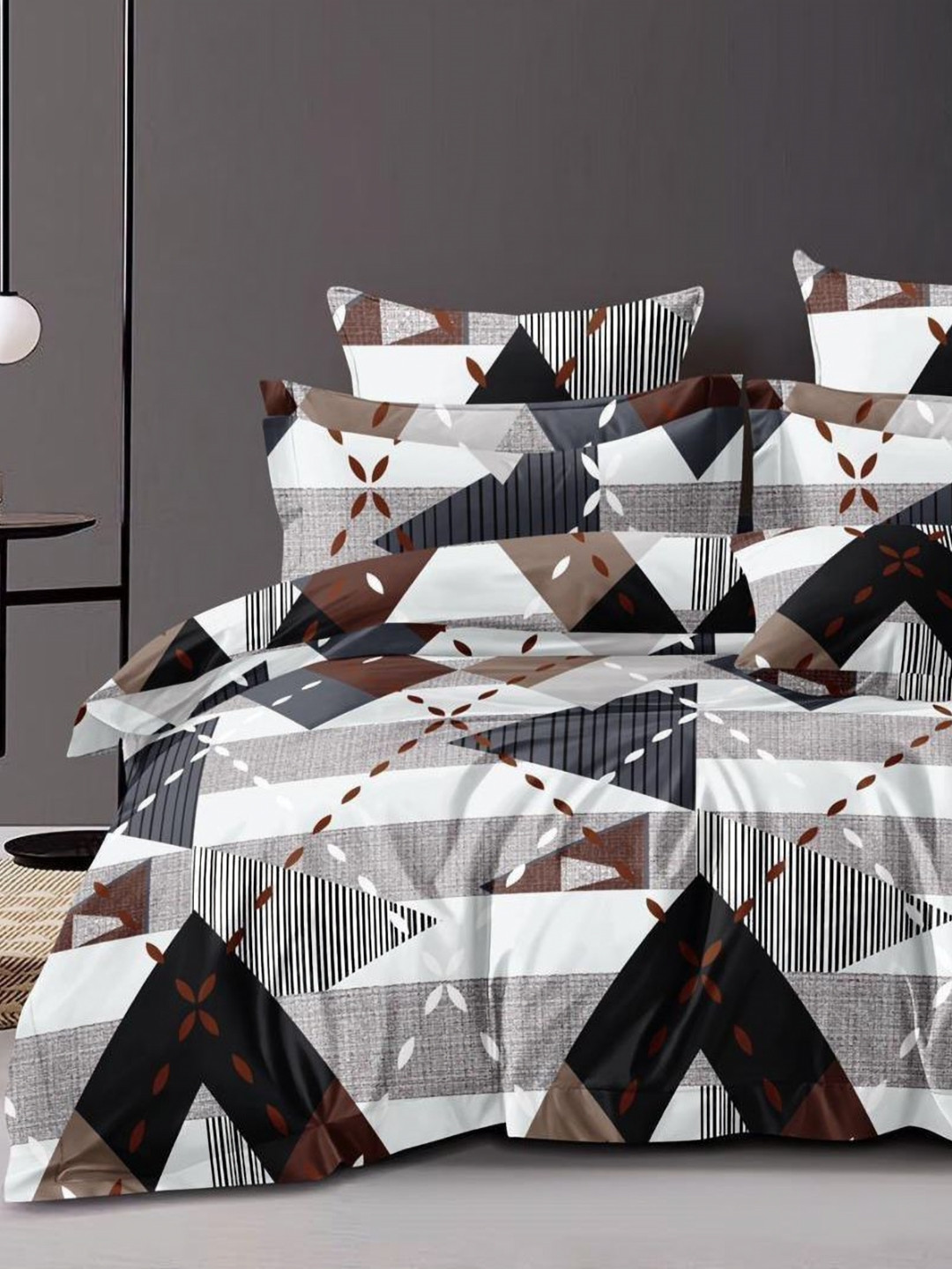 Bajo's Geometric 300 TC Reversible Cotton Queen Bedsheet with 2 Pillow Covers