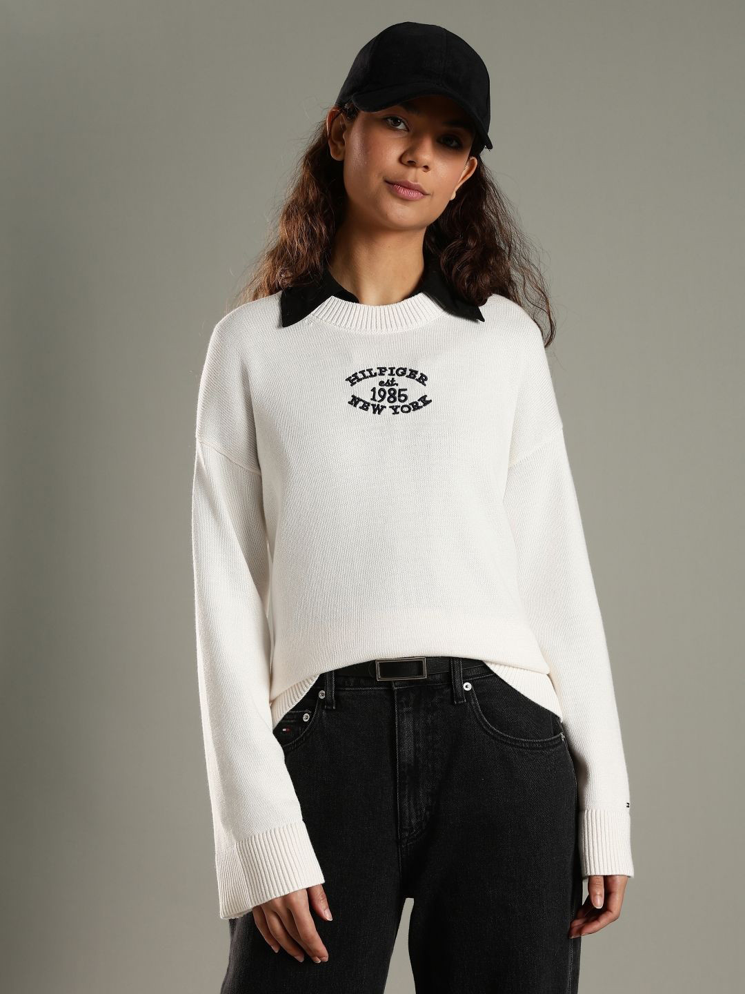 Tommy Hilfiger Women Brand Logo Printed Pullover Sweaters