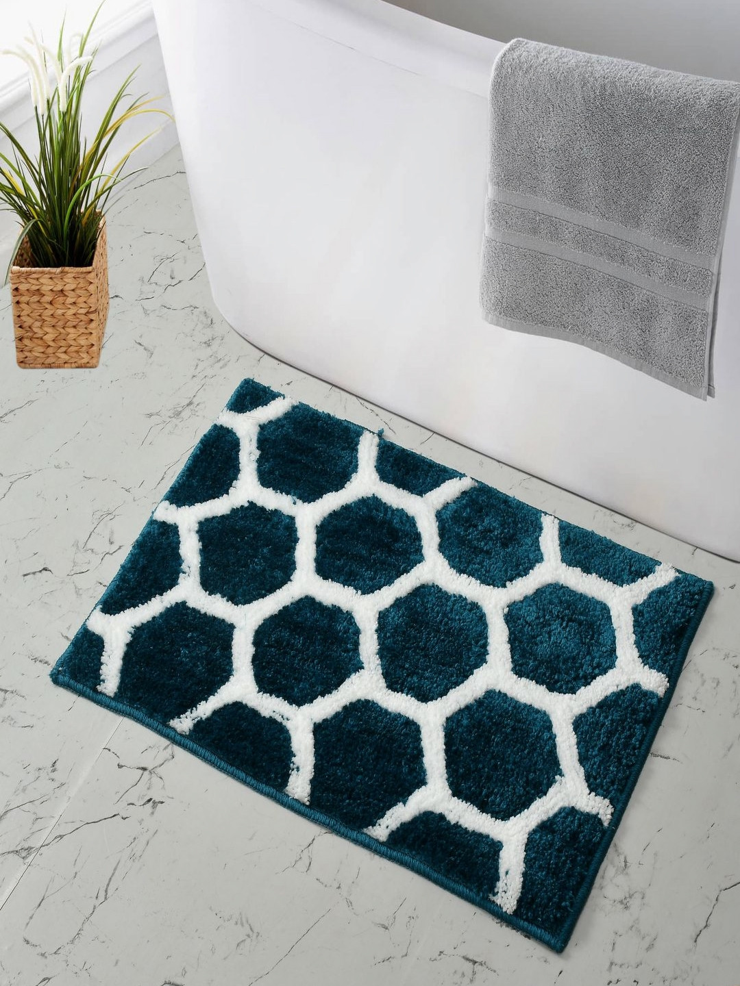 MAA HOME CONCEPT Teal Green & White Textured Anti-Skid Bath Rugs