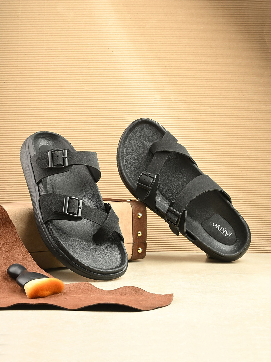 ARIVO Men Striped Regular Sliders