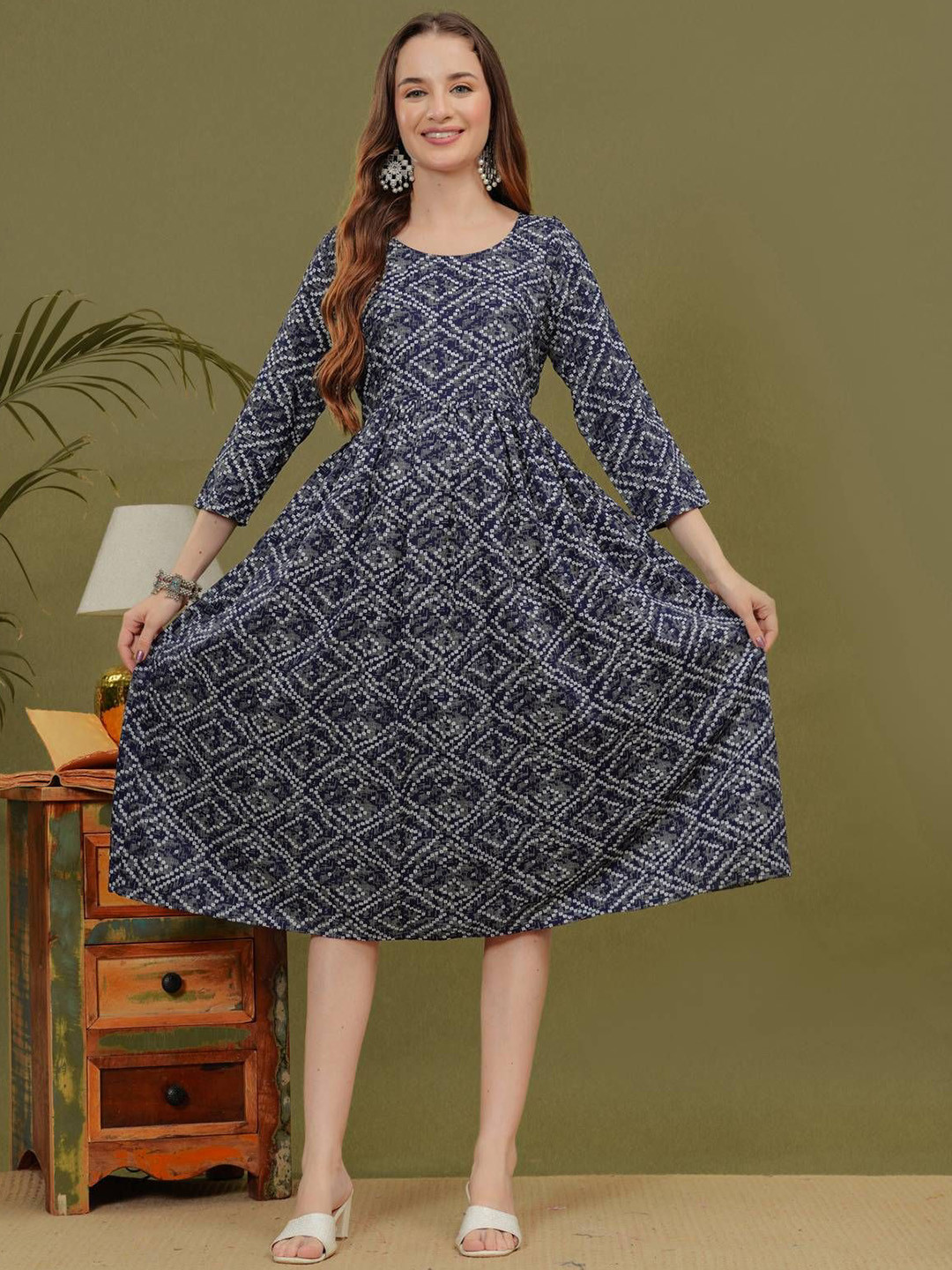 Bunkari Printed Round Neck Knee Length Ethnic Dress