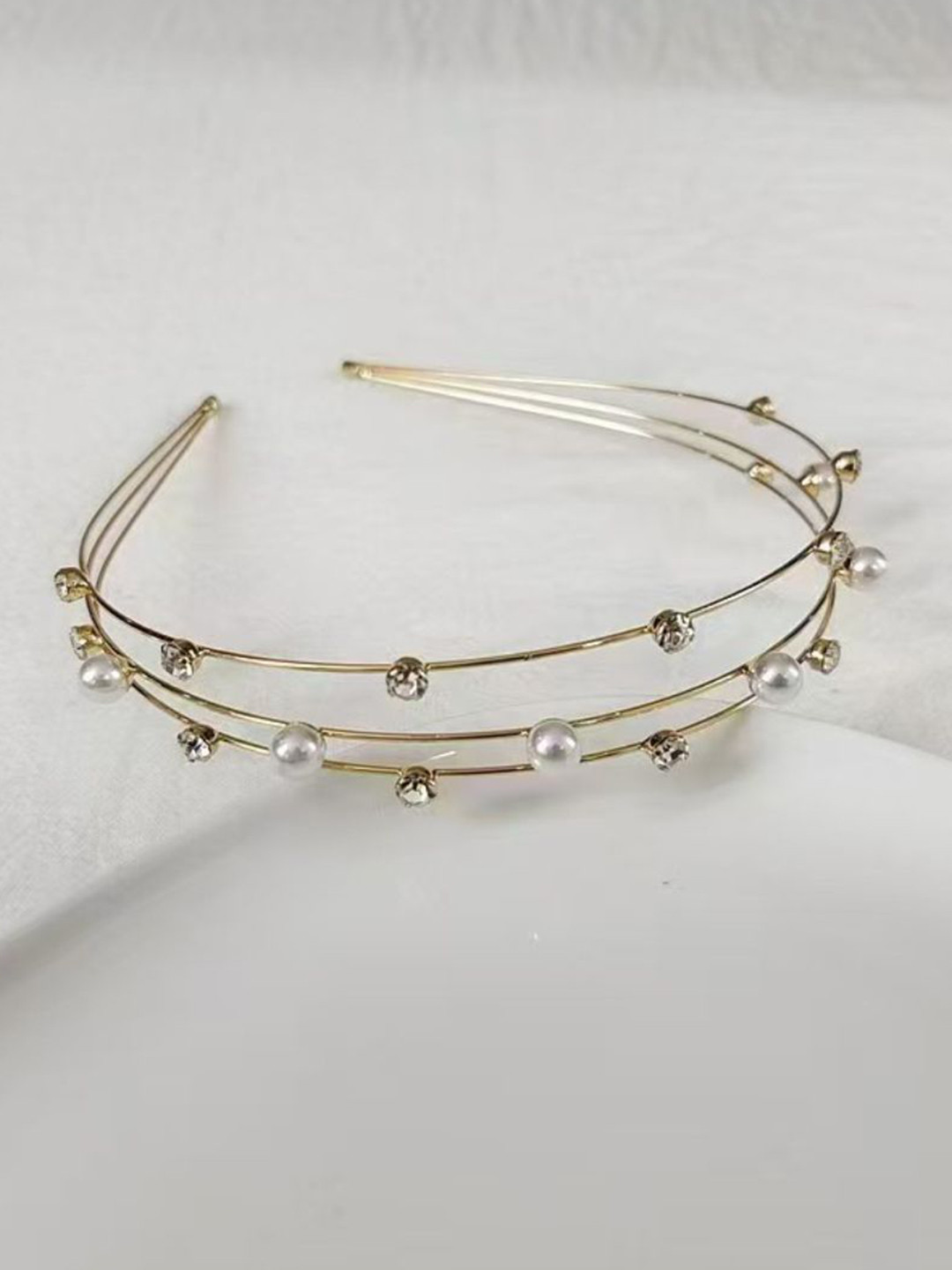 SALTY Alohi Women Embellished Hairband