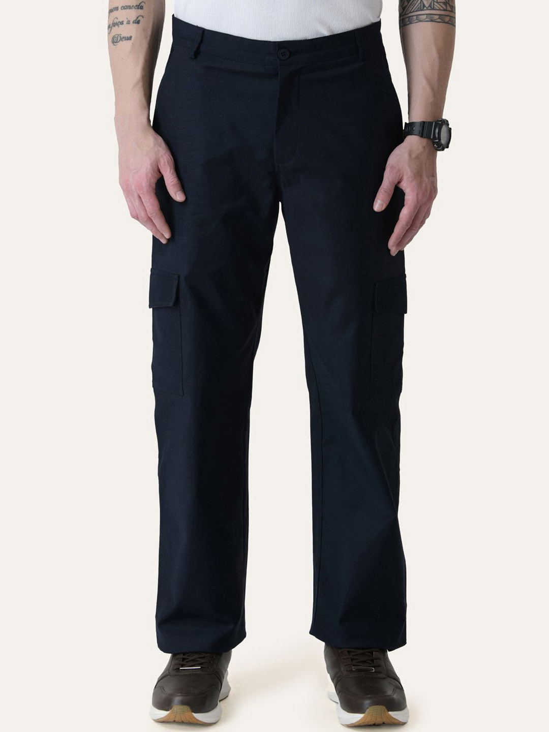 PERCH Men Relaxed Straight Leg Mid-Rise Cotton Cargos Trousers