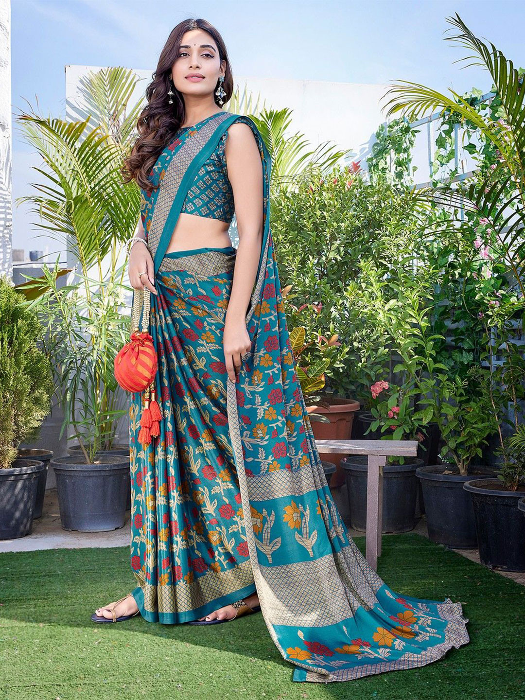 Lookmark Floral Printed Pure Chiffon Saree With Blouse Material