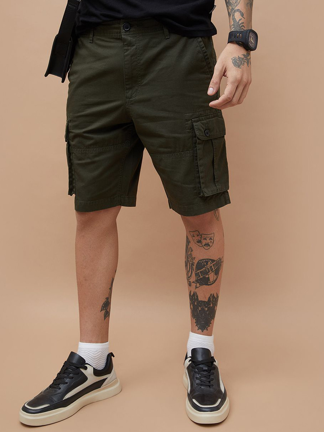 Fame Forever by Lifestyle Men Loose Fit Mid-Rise Cargo Shorts
