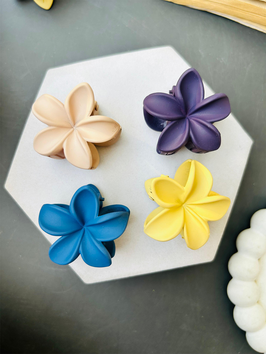 Radhya Accessories Women Set of 4 Flower Matte 6 Cm Claw Clip