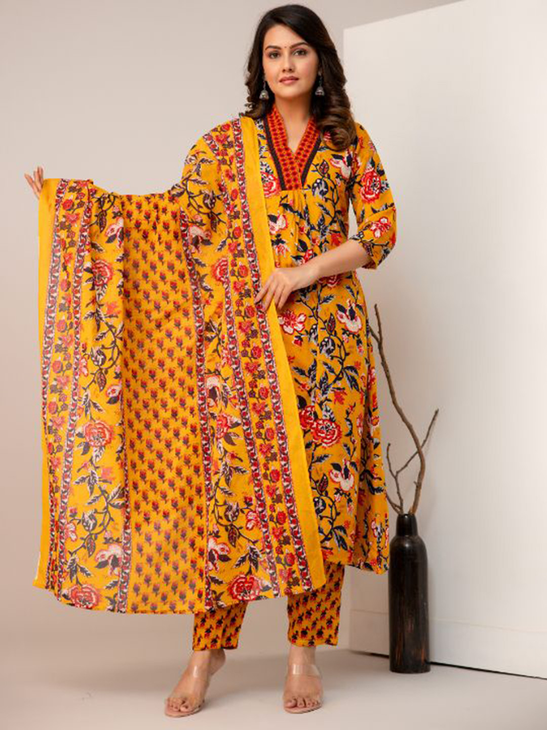 MANI EXPORTS Floral Printed V-Neck A-Line Kurta With Palazzo & Dupatta