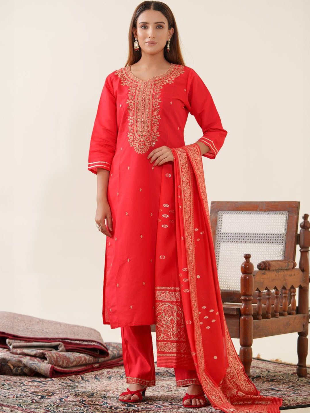 Suha Floral Embroidered Sweetheart Neck Sequinned Straight Kurta With Trousers & Dupatta