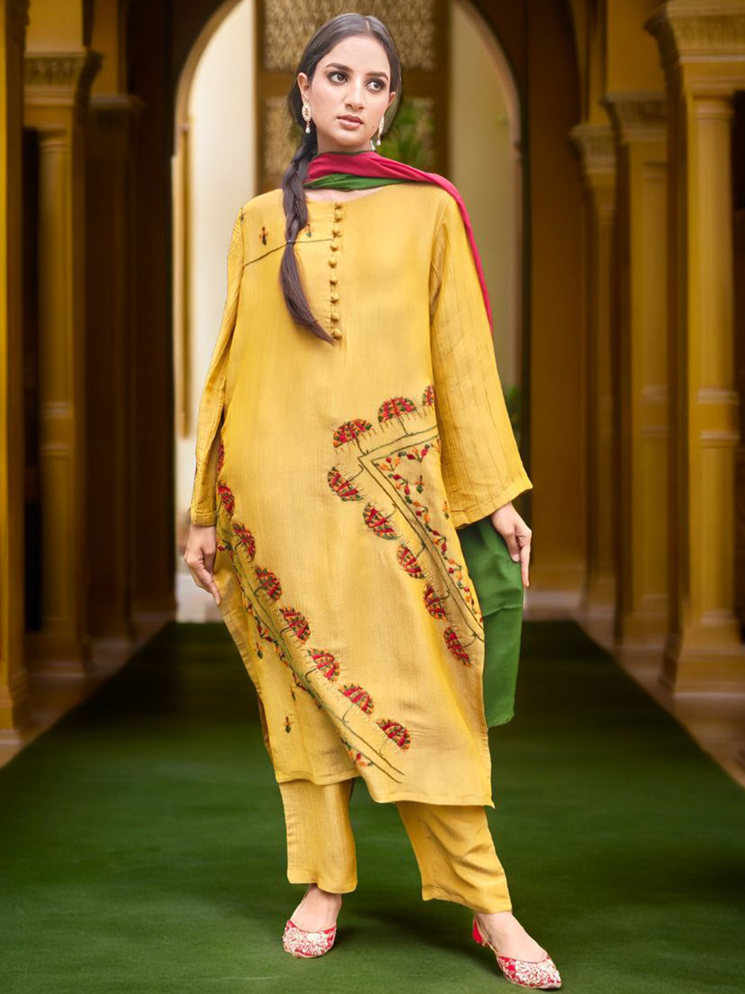 Phulkari Forever Women Floral Embroidered Kurta with Trousers & Dupatta