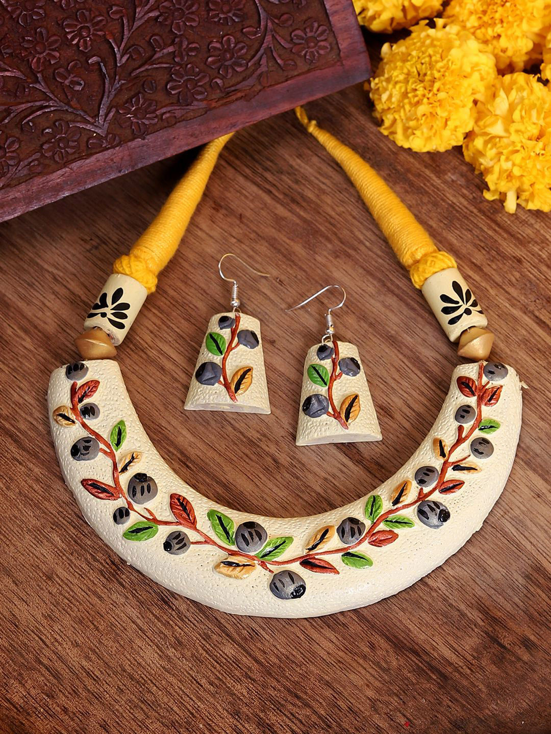 FIROZA Textured Berry Halo Terracotta Jewellery Set