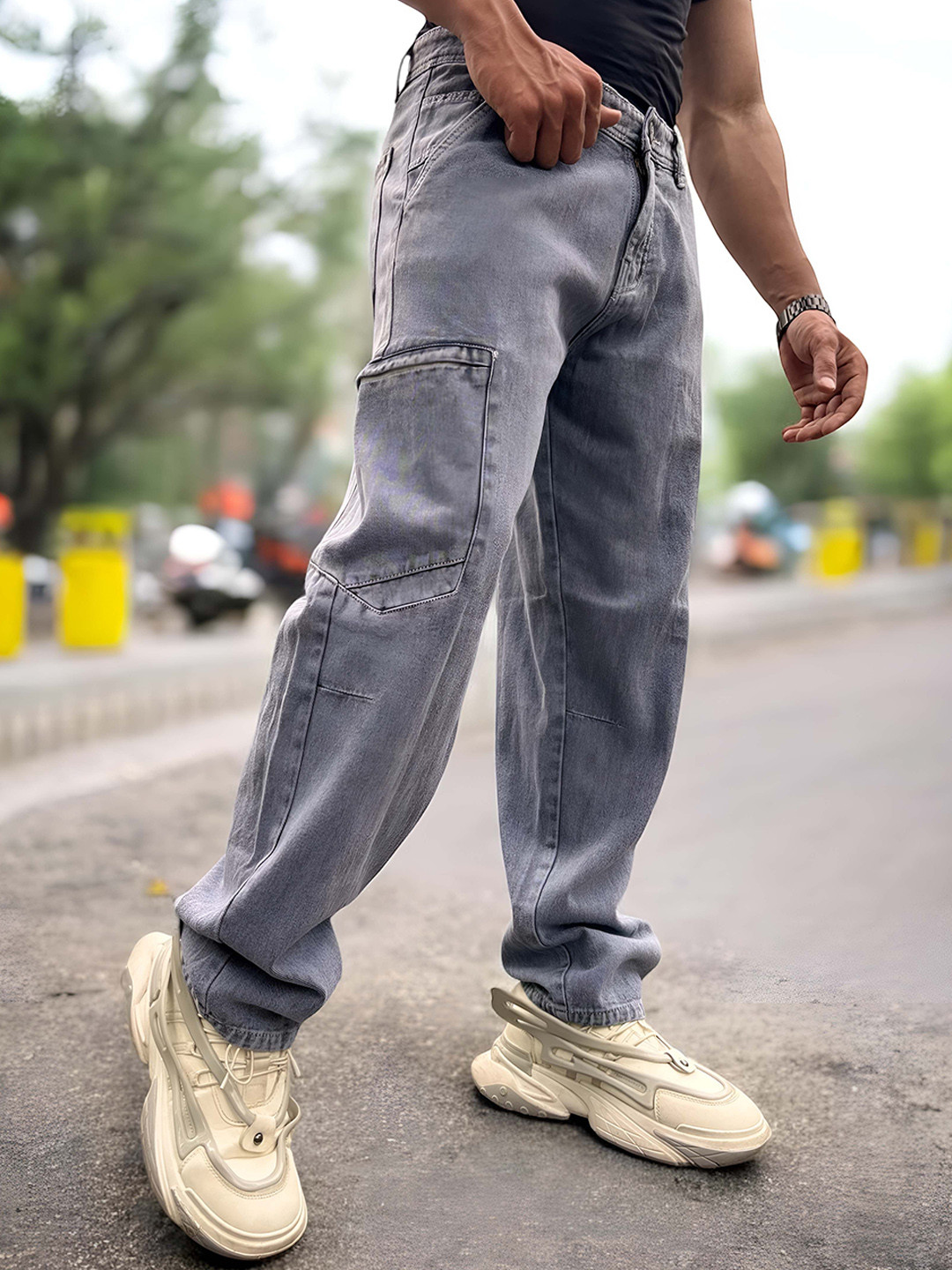 styzon Men Loose Relaxed Fit Mid-Rise Mildly Distressed Heavy Fade Jeans
