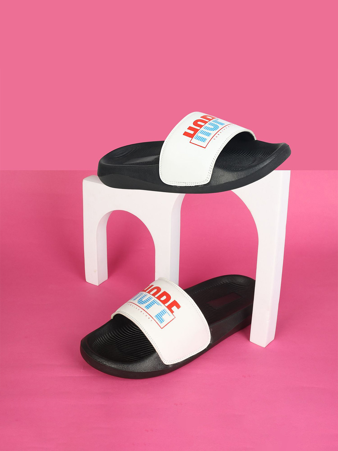 PERY PAO Men Open Toe Printed Sliders