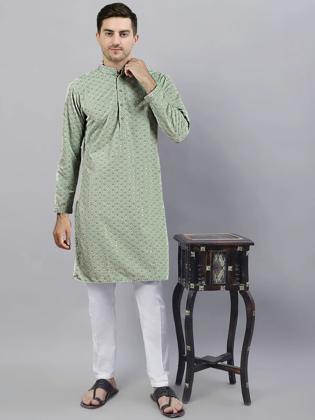 SG LEMAN Men Textured Embroidered Kurta with Pyjama