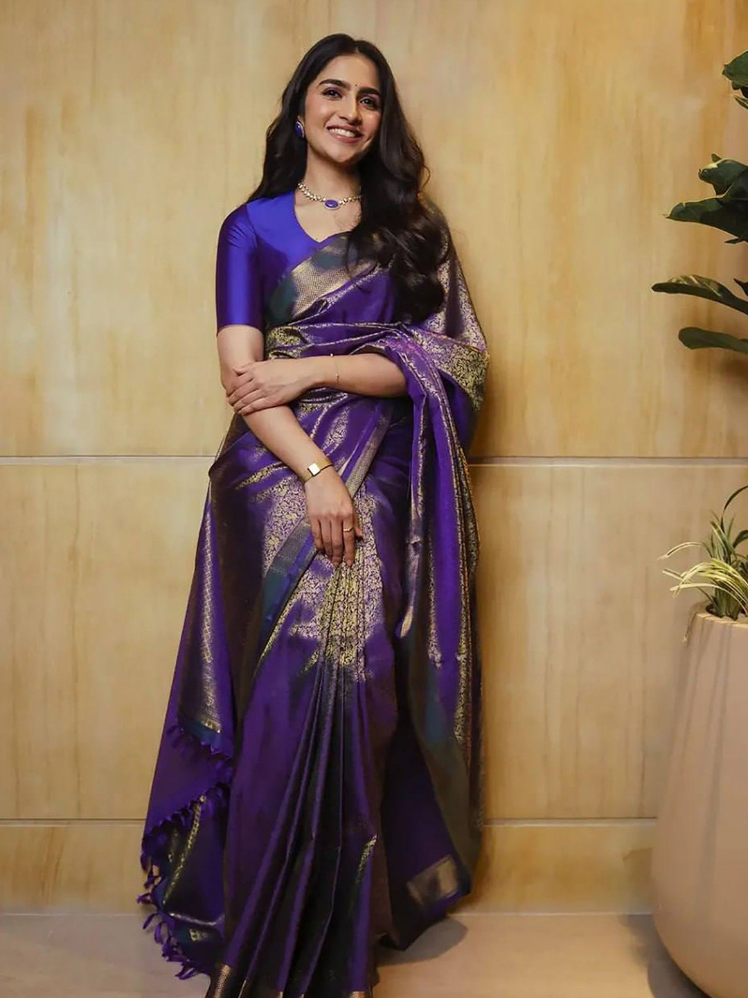 AMRUTKALA SAREES Ethnic Motif Woven Design Zari Banarasi Saree
