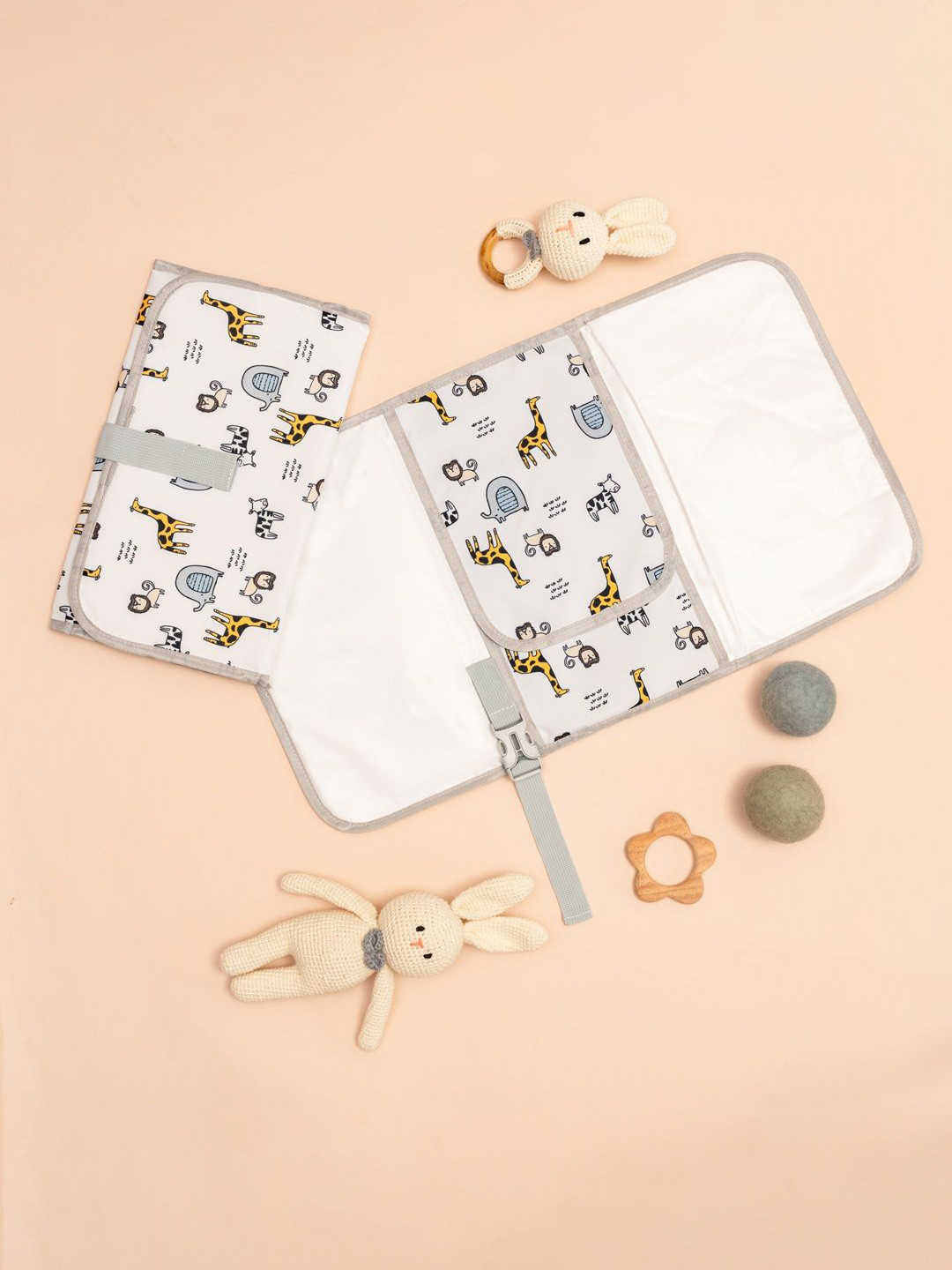 KICKS & CRAWL Tiny Tails Foldable Changing Mat- White