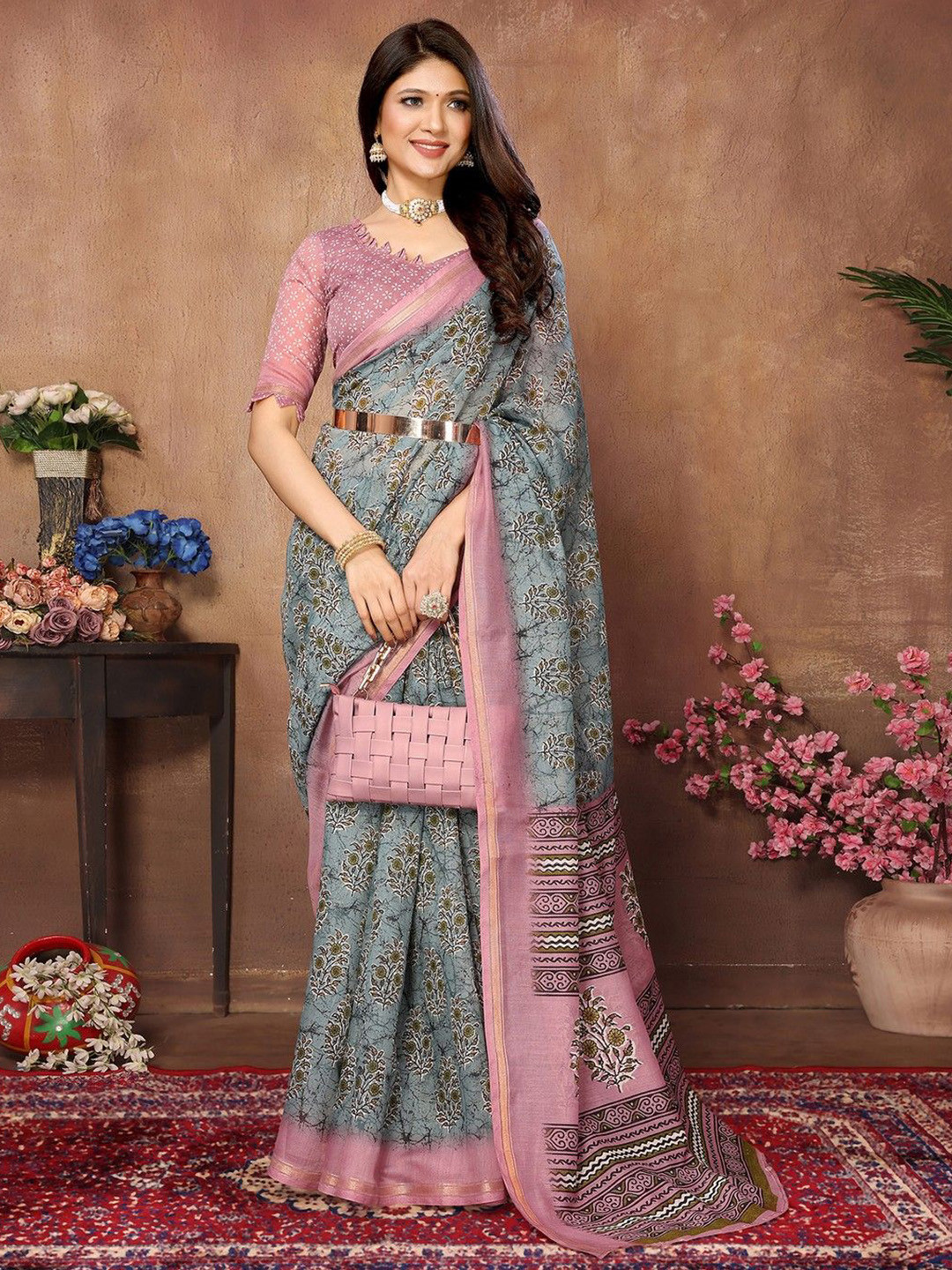 Lookmark Floral Printed Saree With Blouse Material