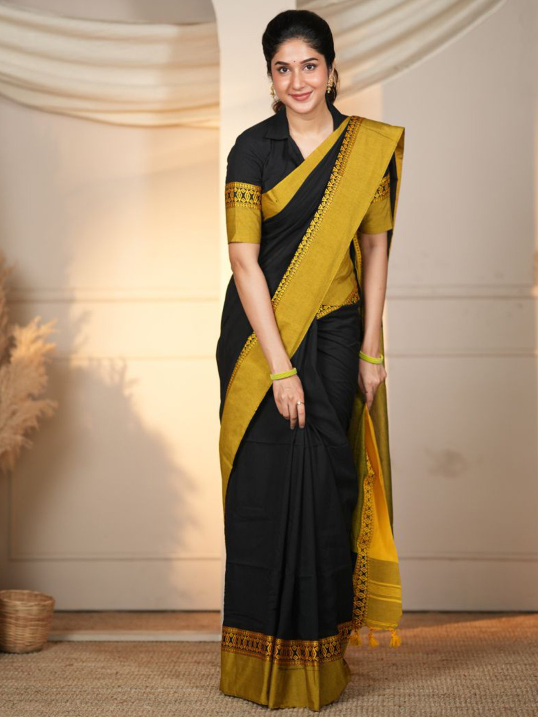 Sutisancha Woven Design Border Bengal Cotton Saree