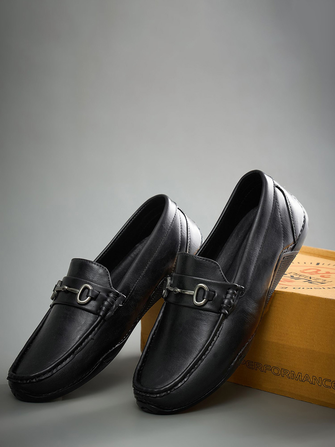 Duke Men Solid Round Toe SleekStep Loafers