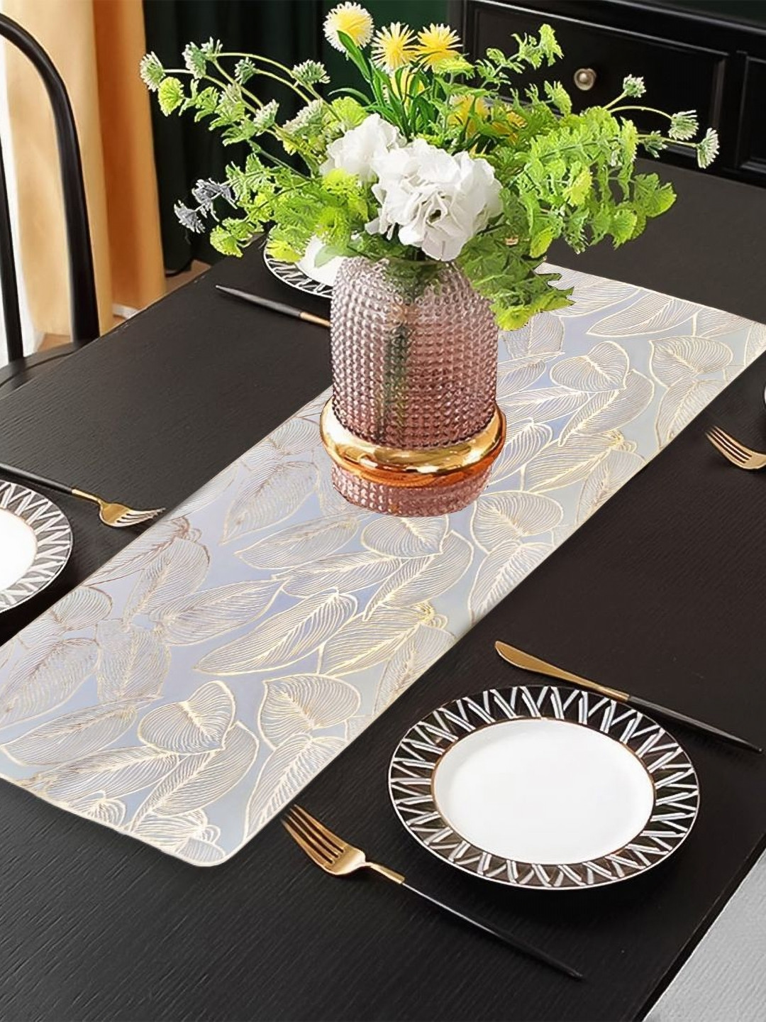 KANUSHI INDUSTRIES Beige & White Textured Table Runner