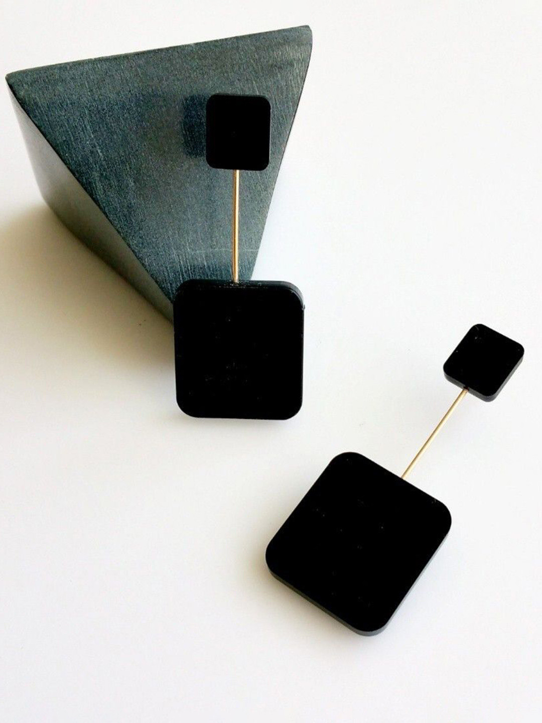 VMA PLAY FASHION Square Shaped Drop Earrings