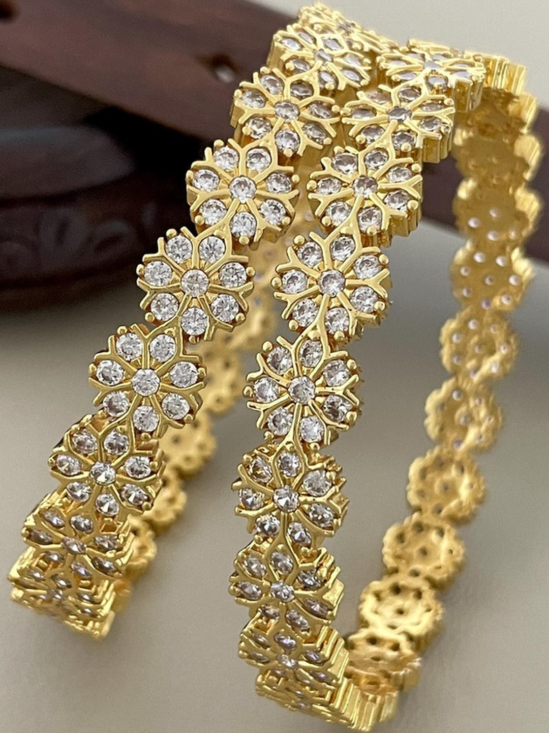 FIRST TOUCH White Brass Bangle