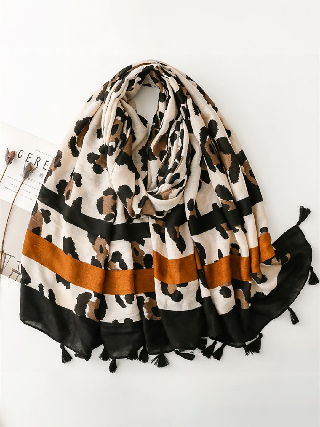 QUECY Women Animal Printed Scarf with Tasselled Border